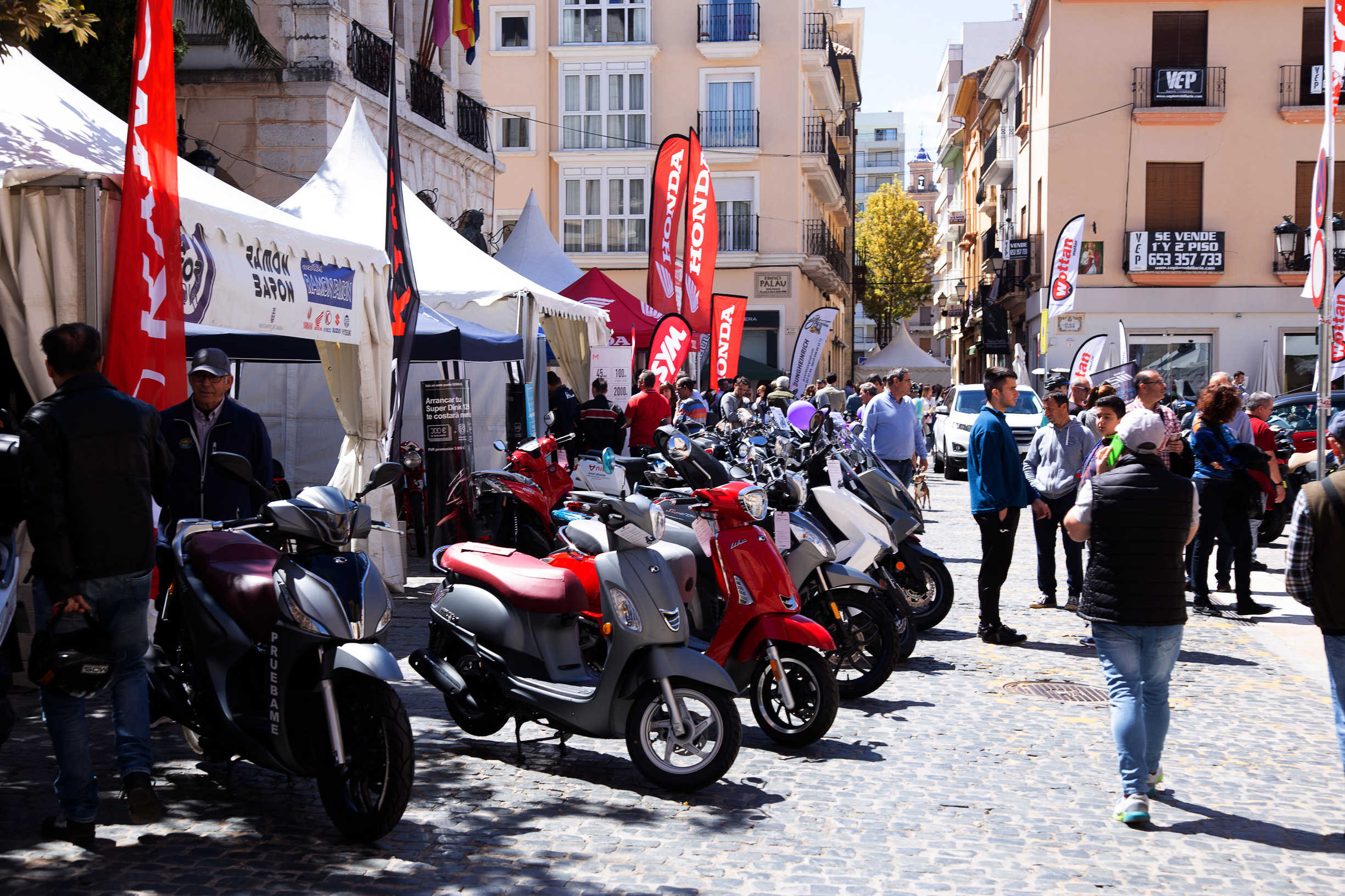 La Fira del Motor de Gandia en imágenes (Fotos: José Tomé)