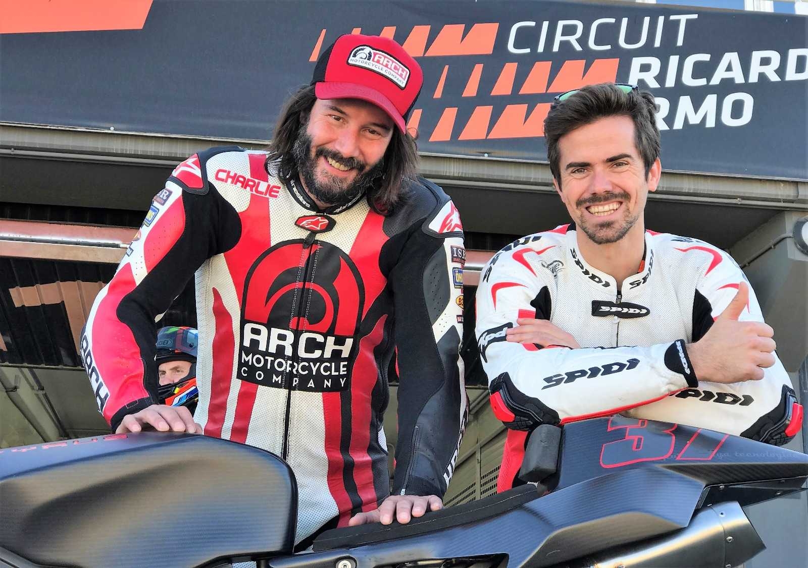 Keanu Reeves visita València alejado del foco cinematográfico