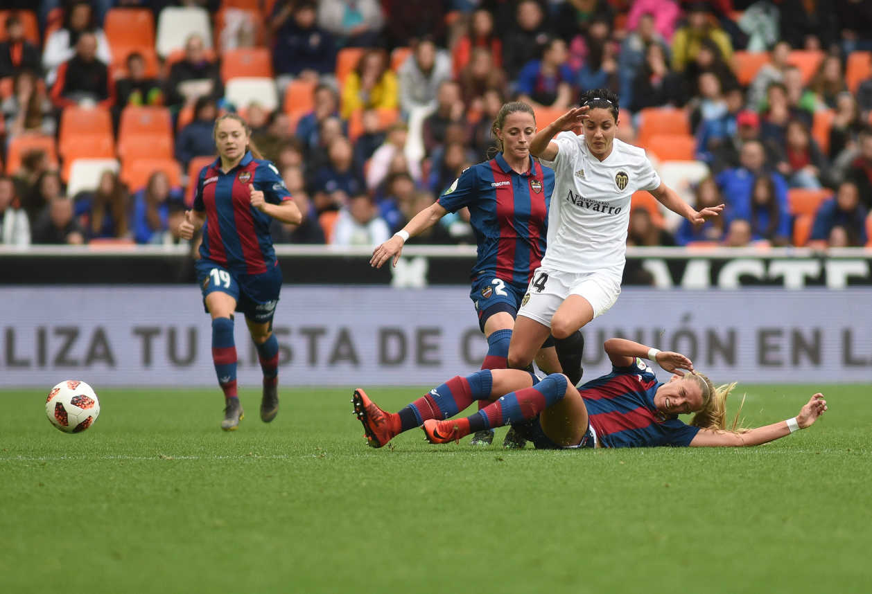 Las mejores imágenes del Valencia CF - Levante UD de fútbol femenino (Fotos: Eduardo Manzana)

