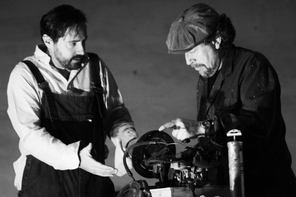 Una obra teatral recrea el periodo de la Guerra Civil en las cuevas de Canelobre