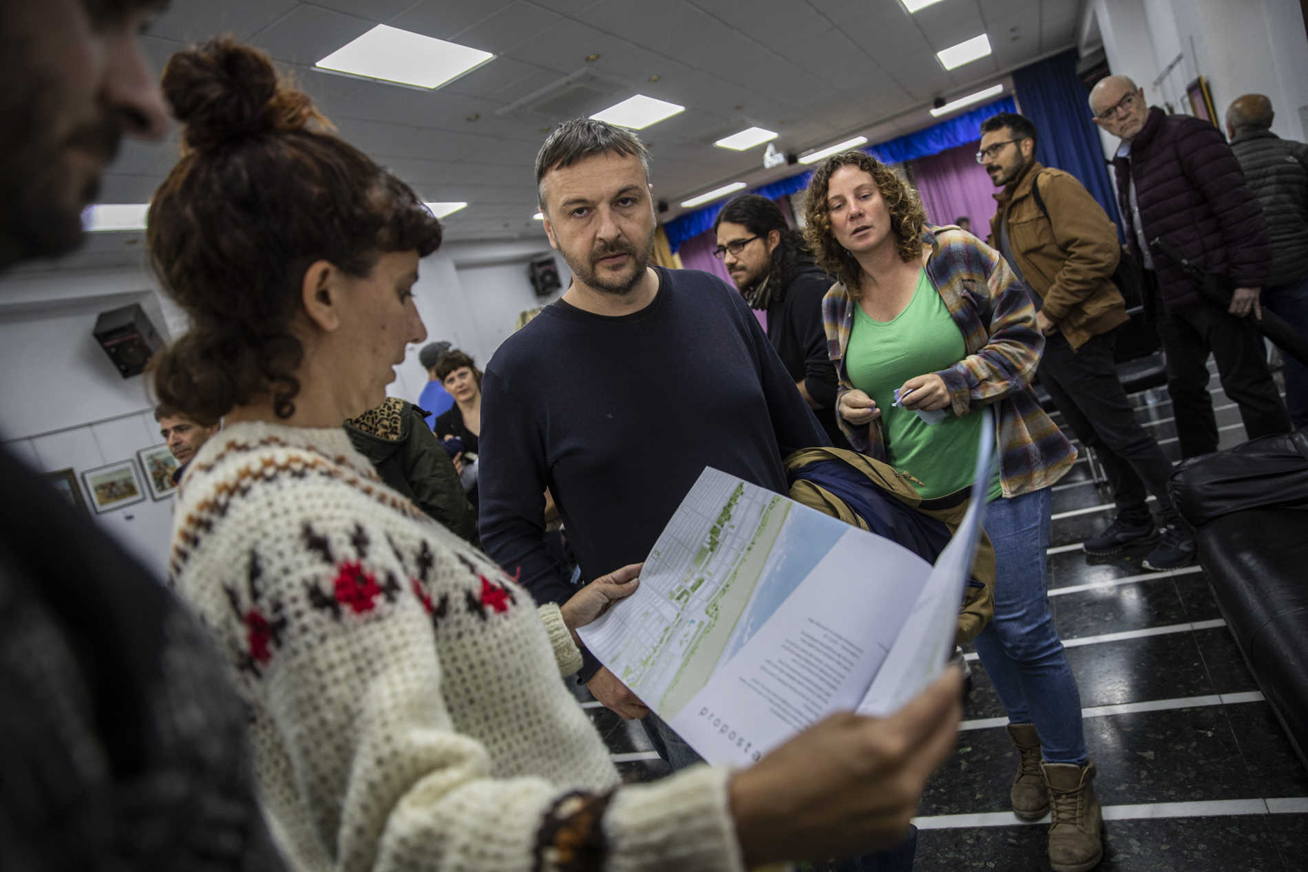 Presentación de alegaciones al Plan Especial del Cabanyal-Canyamelar (Fotos: EVA MÁÑEZ)