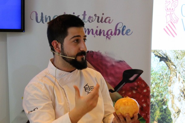 La granada mollar de Elche potencia la vinculación de la gastronomía y el turismo en Fitur