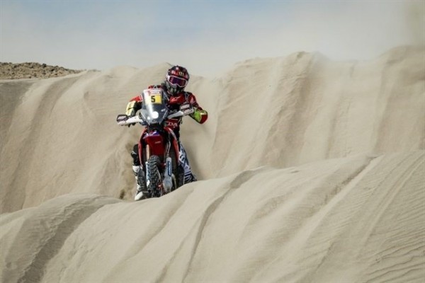 Barreda abandona el Dakar tras volver a perderse en la undécima etapa