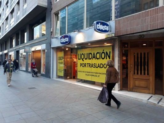 Chicco se muda y deja libre un local 'premium' en la 'milla de oro' de Alicante: 100 euros/m2