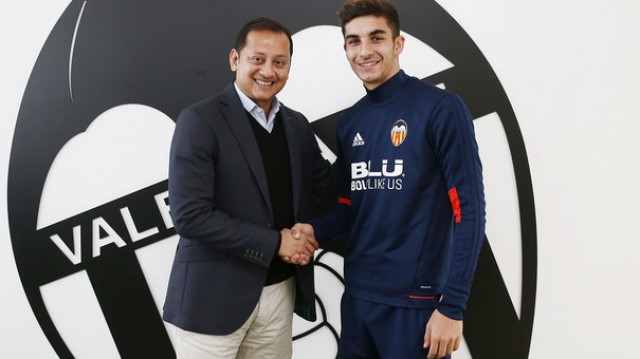 El Valencia ejecuta la ampliación de contrato de Ferran Torres