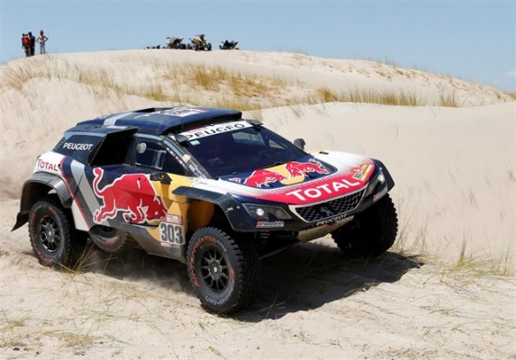 Sainz acaricia su segundo Dakar y Walkner manda en motos a falta de una jornada
