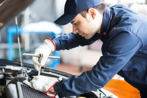 Las reparaciones de vehículos deben completarse en 20 días hábiles desde la entrega del coche al taller