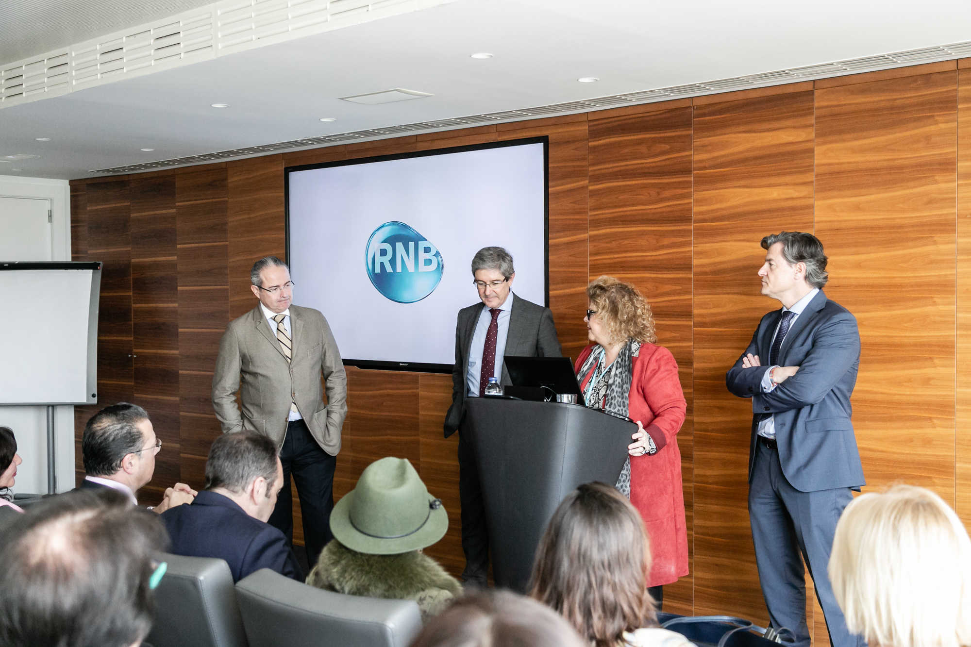 Socios de AED visitan las instalaciones de RNB Cosméticos (Fotos: WIZIBLE)