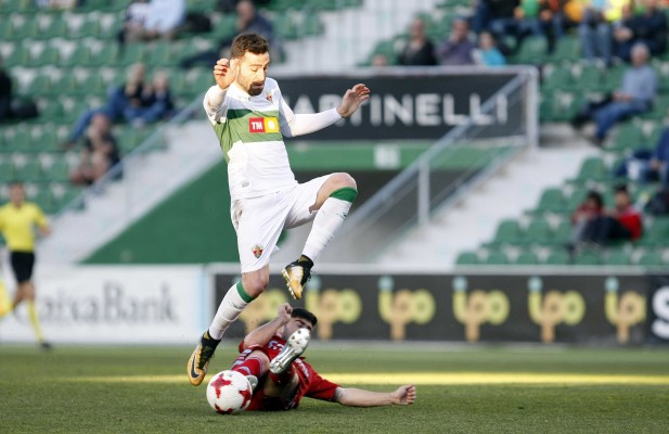 El Elche se pone tercero