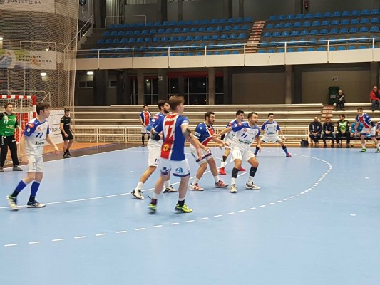 Agustinos cae por la mínima en Pontevedra