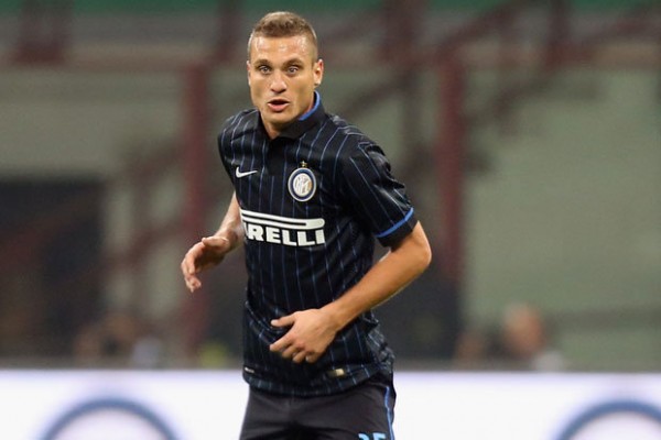 Nemanja Vidic anuncia su retirada a los 34 años