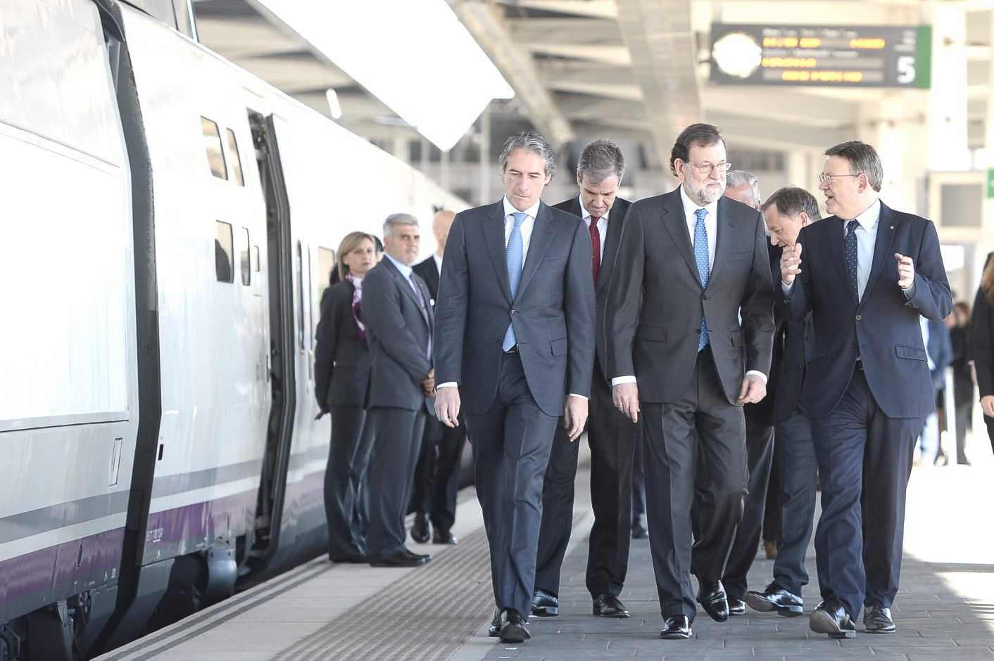 Rajoy inaugura el AVE 'tortuga' de los 100 kilómetros por hora a Castellón