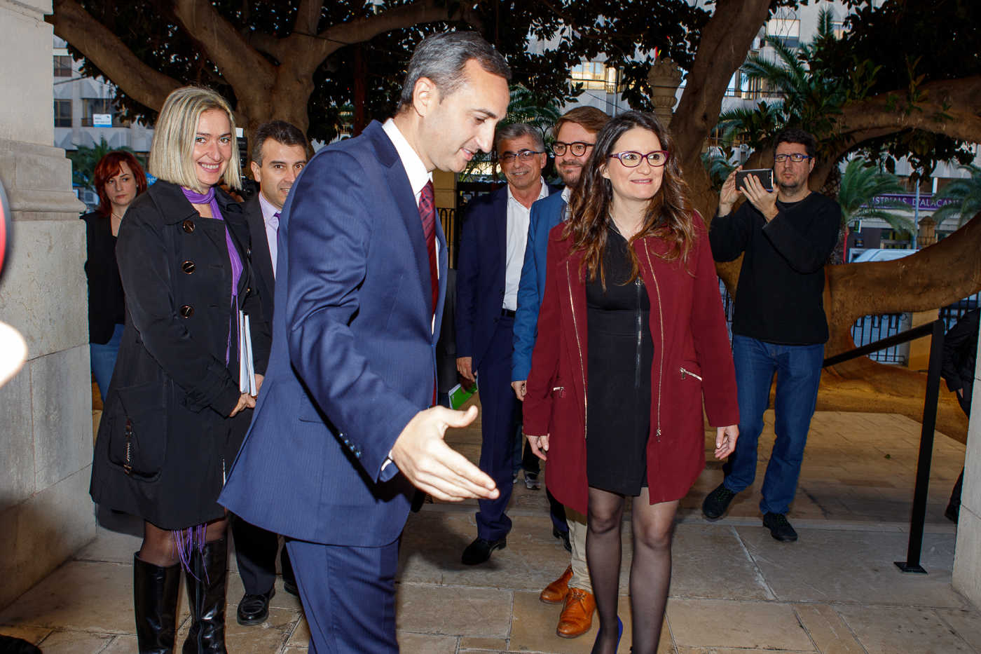 Oltra y Sánchez exhiben 