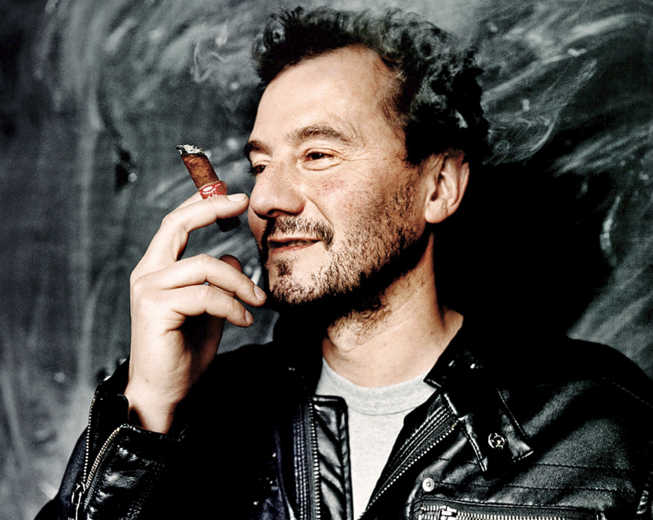 El teléfono móvil, Google, Facebook e Instagram nos dejaron sin héroes ni mitos