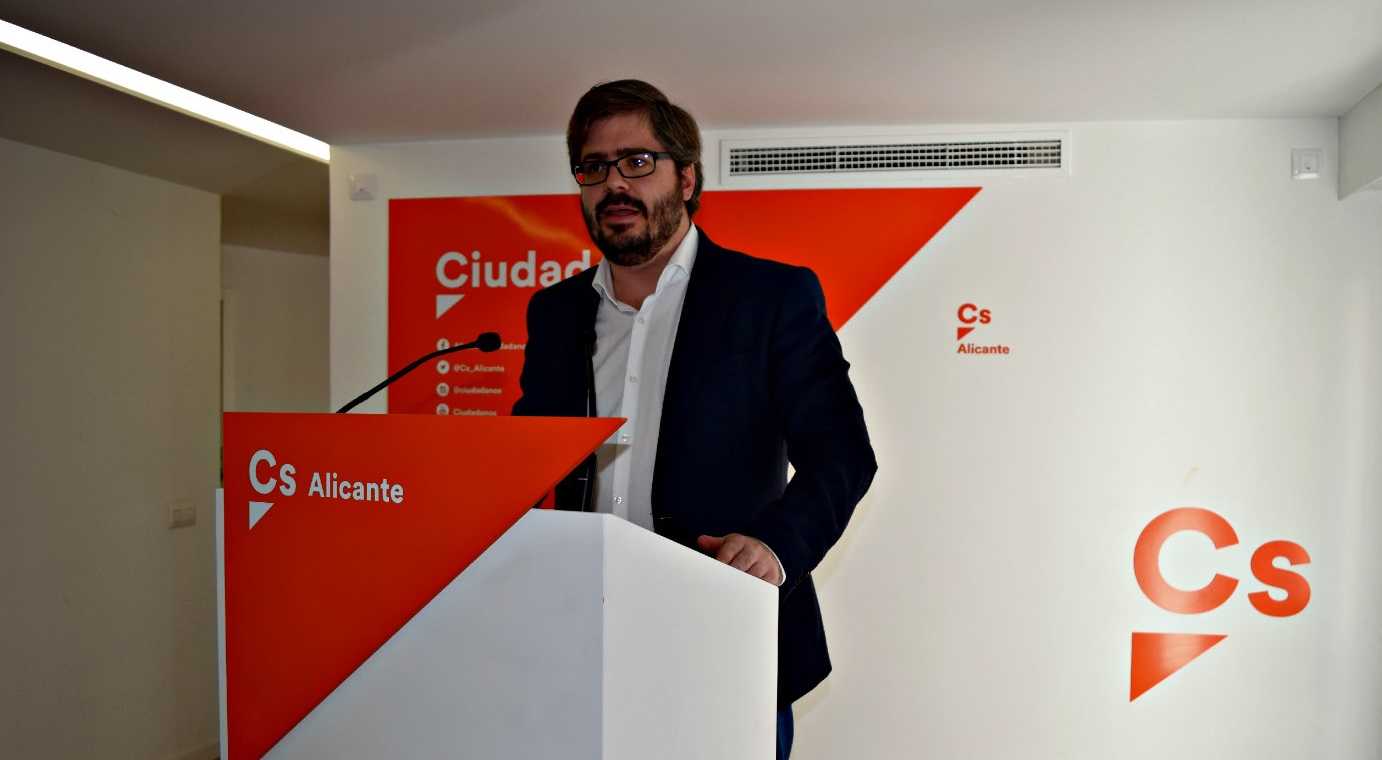 Cs no decidirá sus candidatos locales hasta 2019 y exigirá 400 militantes para las primarias