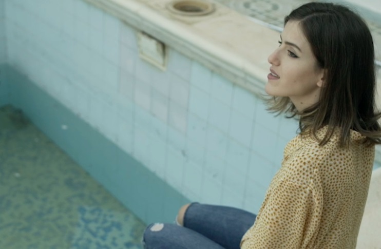 Lucía Eme canta al fin del amor en 'All the love was gone'