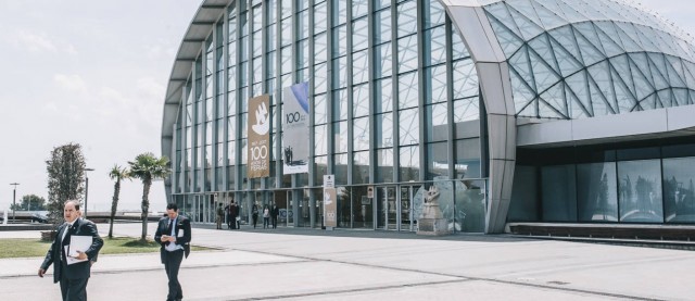 Les Corts aprueban que la Generalitat asuma la deuda financiera de Feria Valencia e IFA