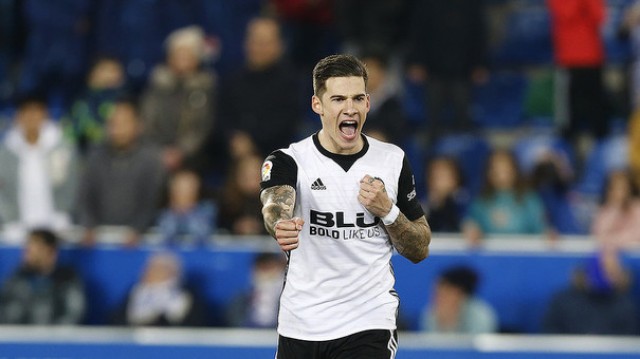 Santi Mina:  