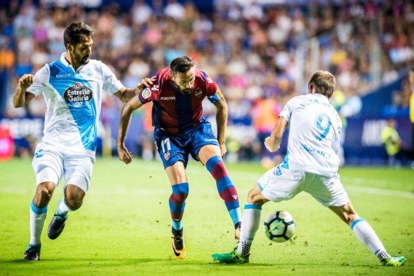 El Levante visita Riazor con 18 jugadores, sin Postigo, Pier, Toño y Raul