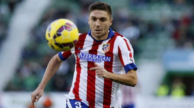 Valencia y Atlético, discuten el precio de la opción de compra por Siqueira