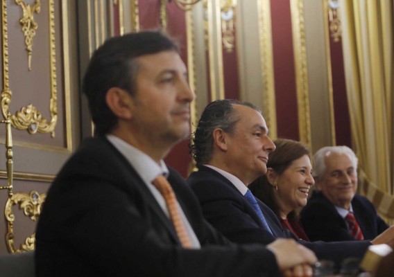 Bonig aparca la tensión con la patronal: 