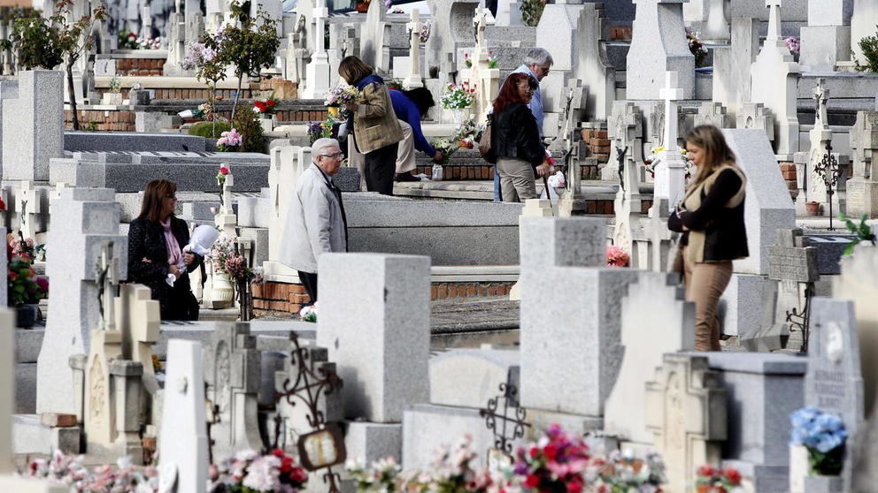 Expertos recomiendan tratar la muerte como una fase natural y respetar la 