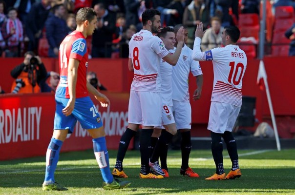 El Levante cae en el Pizjuán y seguirá de colista