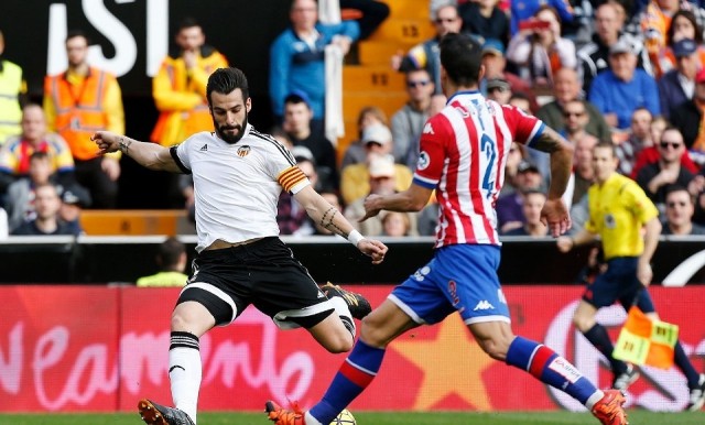 Los fallos de Negredo privan al Valencia de la victoria