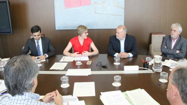 FGV vuelve a licitar hasta finales de año el servicio de bus alternativo a la Línea 9 del Tram