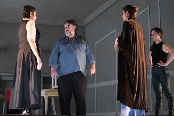 Estreno nacional de 'La Vuelta de Nora' en el Principal de Alicante (fotos PEPE OLIVARES)