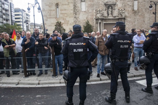 Los ultraderechistas en las manifestaciones de València (Fotos: EVA MÁÑEZ)