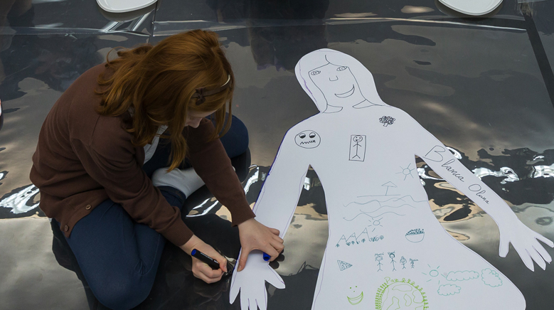 La UV crea talleres para que víctimas de violencia machista mejoren su autoestima con el arte