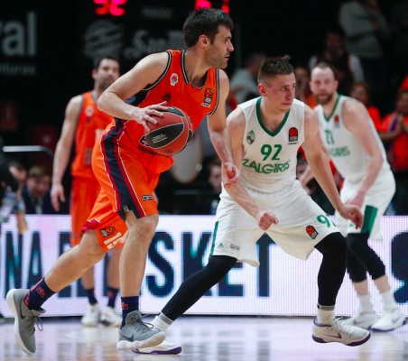 San Emeterio finalmente no viaja a Turquía