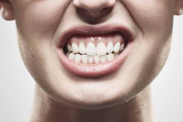 Diseñan un recubrimiento tan duro como el esmalte de dientes pero que se autorrepara