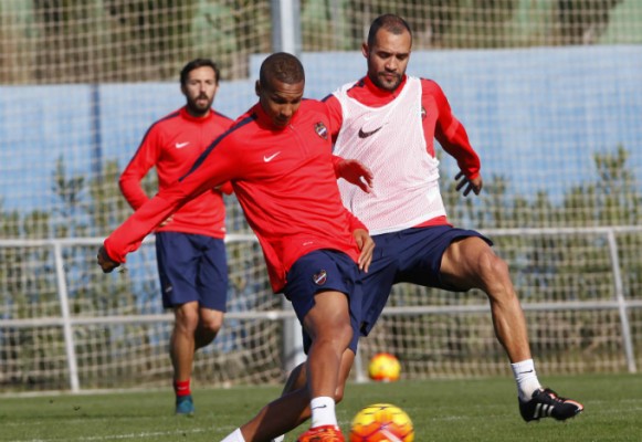 Juanfran sufre una lesión en los isquiotibiales y no jugará ante el Barcelona