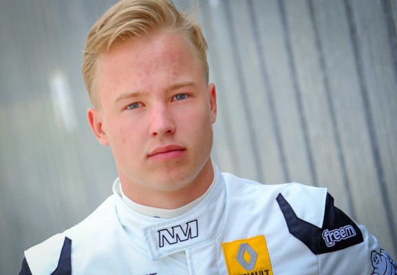 Force India ficha a un ruso de 16 años como piloto de desarrollo