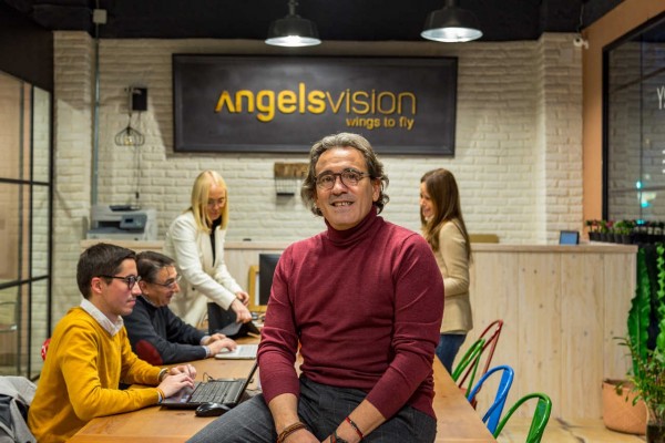 El exalcalde de Gandia Arturo Torró vuelve al sector de la óptica con Angels Vision