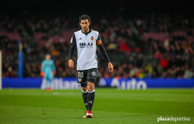 El Valencia cae ante el Barça y se encomienda a Mestalla para estar en la final