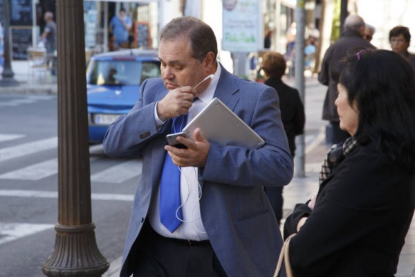 Los críticos con Cristóbal Navarro promueven la mitad de las candidaturas a la Cámara