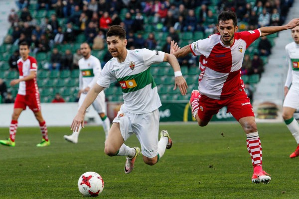 Javi Flores se une a Corozo, Zotko, Primi y Provencio como bajas para el domingo