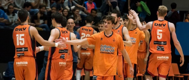 Primero y segundo se miden en un duelo frenético en Liga EBA
