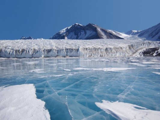 Megaestructuras submarinas para contener glaciares y controlar la subida del nivel del mar
