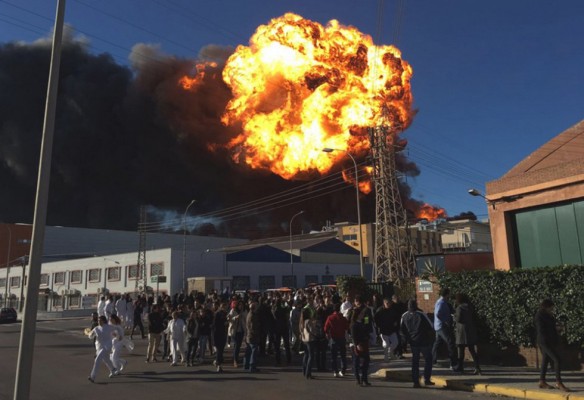 Indukern evalúa aún sus daños un año después del incendio y a Fuente del Jarro no llegan las mejoras