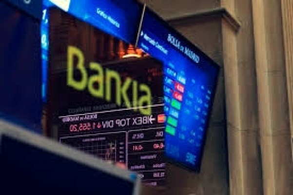 Bankia llegó a dispararse un 9,4% para cerrar subiendo un 2,2%