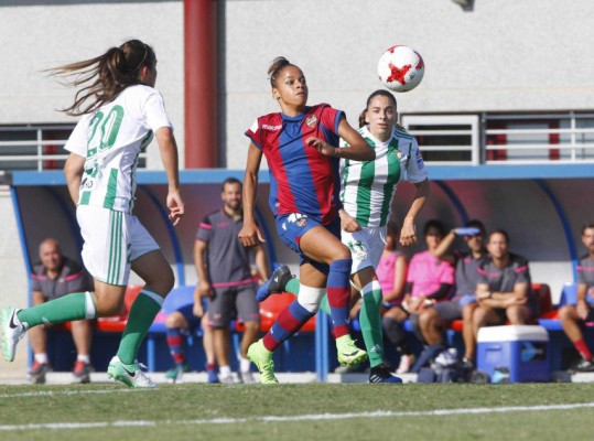 El Levante se estanca en el Guadalquivir