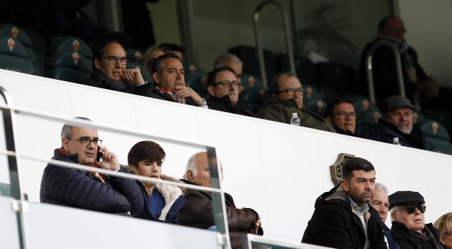 La segunda subasta del Elche, también en el aire