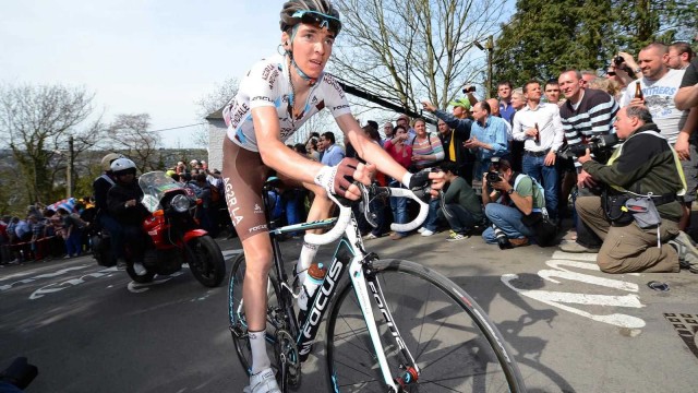 Romain Bardet será baja dos semanas por un accidente doméstico